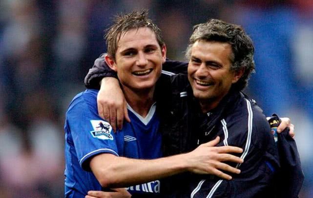 并探讨他们 并探讨他们