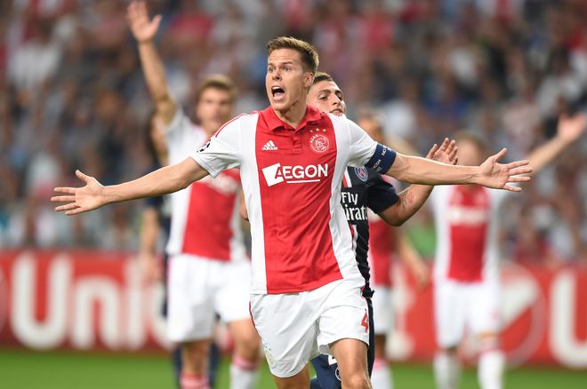 这使得他在 这使得他在