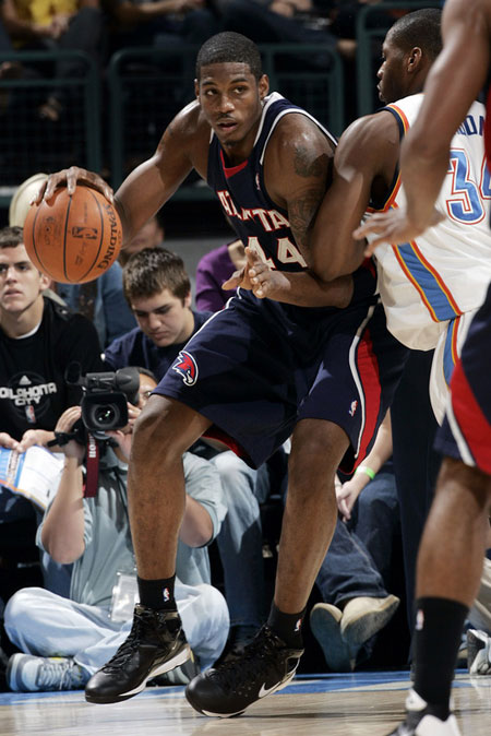 他的强力冲 他的强力冲