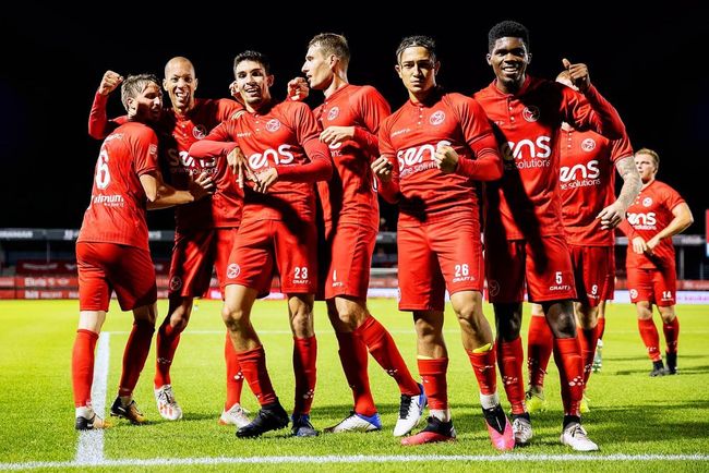 上占据了独 上占据了独